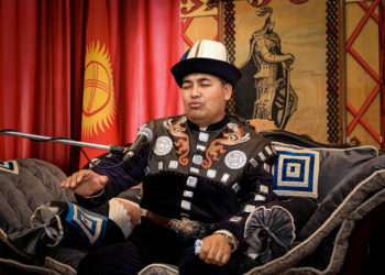 5 күн жана 5 түн! Дөөлөт Сыдыков манас айтууну жыйынтыктады