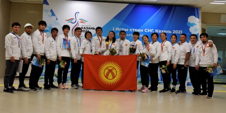 КМШ Оюндары: Спорттук күрөш боюнча курама команда 10 медаль жеңди