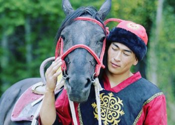 Улакчы Манас Ниязов белекке батир алды (видео)