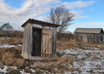 Кара-Сууда 2 жаштагы кыз дааратканада чарчап калды