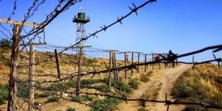 Тажикстандын күч органдары тарабынан кармалган кыргызстандык эки окуучу бошотулду