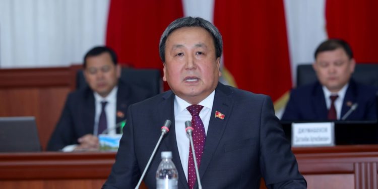 Депутат Асылбек Жээнбеков 30-ноябрга чейин камакта калтырылды