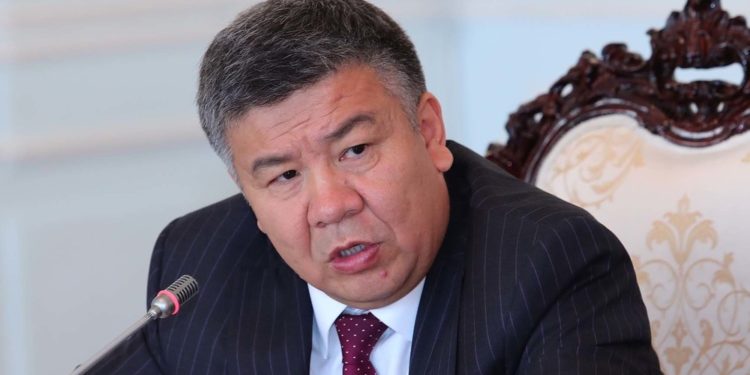Президент Алмамбет Шыкмаматовдун отставкасын кабыл алды