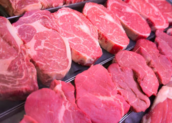 Депутат: «Айрым үй-бүлөлөрдө айлап эт жебеген күндөр өтүп жатат»