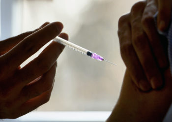 Акыркы суткада коронавирустан 2 бейтап көз жумду. Анын бири эмделген