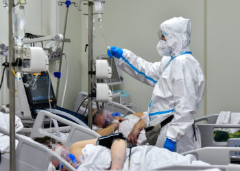 Марипов: «Оорукана коронавирустун жеңил түрү менен ооруган жаранга 50 миң, оор түрүнө 100 миң сом каражат коротот»