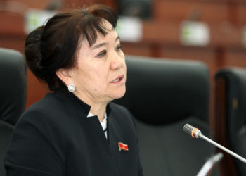 Депутат: «Ошто 10 күн жашап, алар ичкен сууну ичип көргүлөчү»