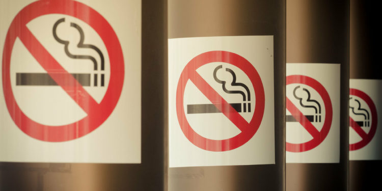 Кафе, ресторандарда кальян, тамеки чегүүгө болбойт. Мыйзамдын демилгечиси түшүндүрмө берди