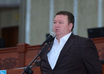 Жээнчороев Ибраевге: «Эркек болсоңуз далилдеп беришиңиз керек»