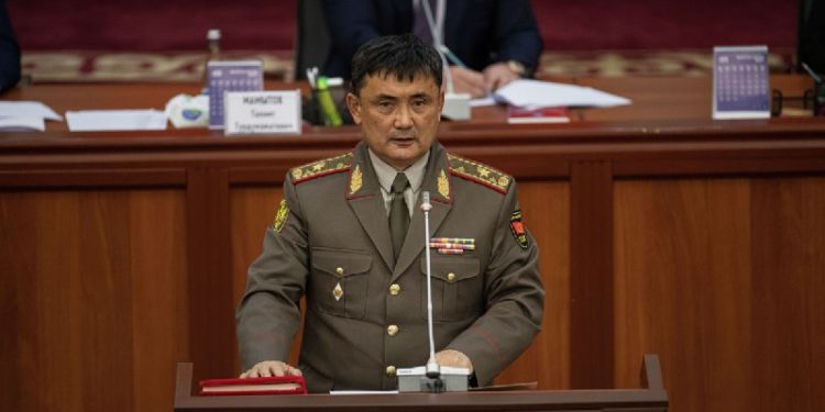 Таалайбек Өмүралиев коргоо министри кызматынан бошотулду