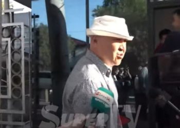 ИИМге сурак берүүгө депутат Алтынбек Сулайманов да келди