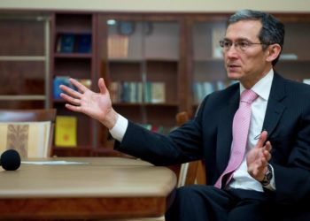 «Кумтөр» иши боюнча экс-премьер Жоомарт Оторбаев кармалды