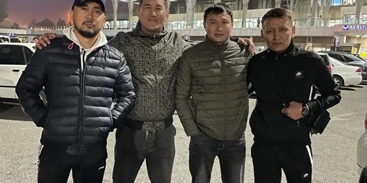 Ырчы Мирбек Иманбеков дарылануу үчүн Түркияга учуп кетти