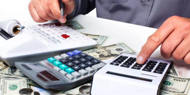 10 пайыз, бирок 1 миллион сомдон ашык эмес. Коррупция тууралуу кабарлаган адамга акчалай сыйлык төлөө тартиби иштелип чыкты