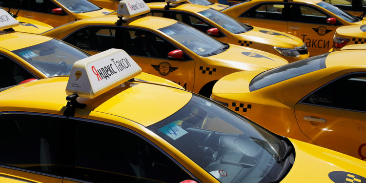 Депутат: «Яндекс.Такси» жол акысын себепсиз көтөрүп жатат, мындан эл жапа чегүүдө»