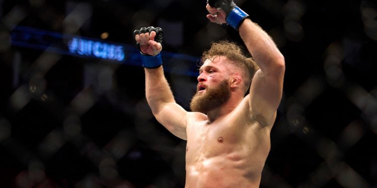 Рафаэль Физиев Кыргызстандан көчүп кетерин, беттештерге өлкөнүн атынан чыкпай турганын билдирди