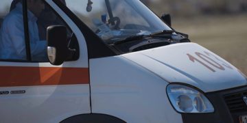 «Элдик кабарчы»: «Таласта Тез жардам унаасы жылкыдан буйтап, теректи сүздү. Айдоочу менен фельдшер мүрт кетти»