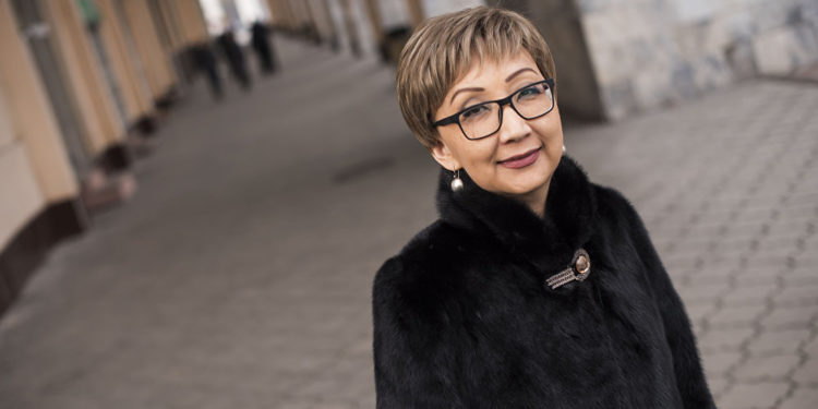 Бишкекте Салтанат Саматова атындагы сыйлыктын лауреаттары сыйланды