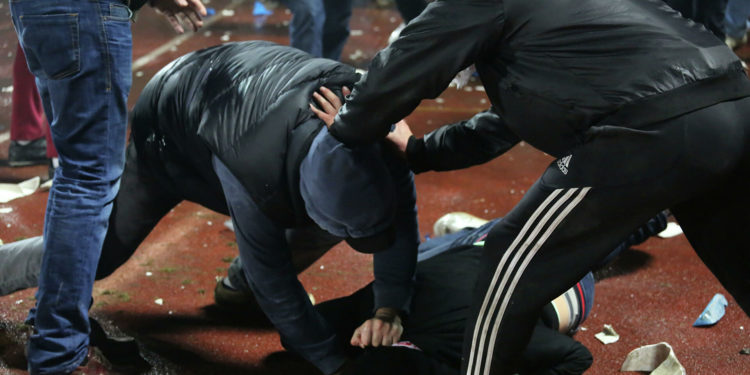 Орусияда мигранттардын катышуусунда мушташ болду. Кыргызстандыктар кармалды