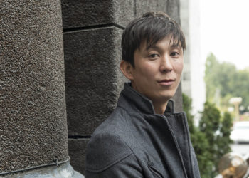 Журналист Эрулан Кокулов: «Мен 5-октябрда аянтка революция кылуу үчүн барган эмесмин»