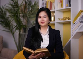 «Мага теңелүүнүн кереги жок!» деген Орозайым Нарматова президентке жооп кайтарды (видео)