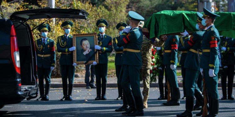 Кыргыз Эл жазуучусу Мар Байжиевди акыркы сапарга узатуу зыйнаты өттү