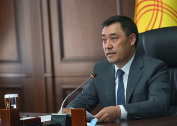 «Кайсы жетекчи кантип байып жатат, балдары эмне жеп, эмне кийип калды?». Садыр Жапаров коррупционерлер тууралуу