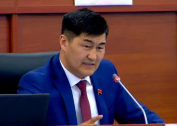 Атазов Жапаровго: «Кудайдан корккон адам каржыга кол салбайт»