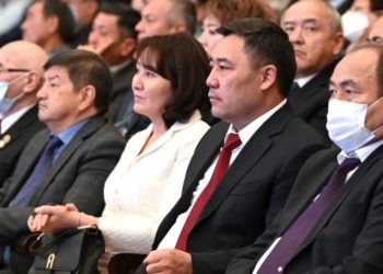 «Жапаровдордун атынан болчу». Президент жубайы кайрымдуулукка кайдан акча алганын айтты