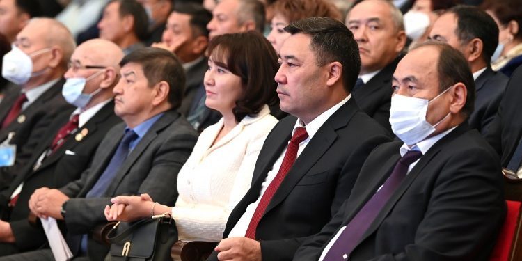 «Жапаровдордун атынан болчу». Президент жубайы кайрымдуулукка кайдан акча алганын айтты