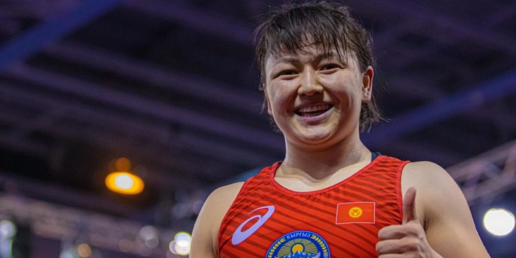 «Айсулуу Тыныбековадан үлгү алам жана ала берем». Дүйнө чемпиону Мээрим Жуманазарованын маеги