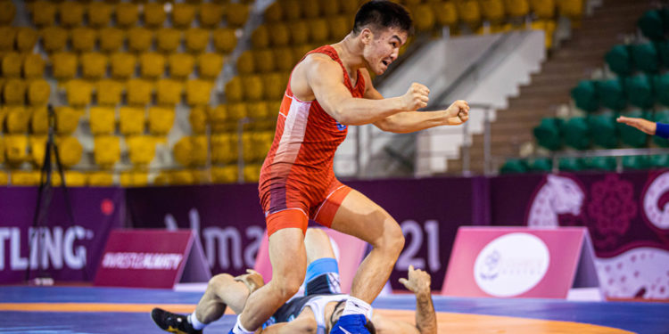 Эрназар Акматалиев Дүйнө чемпиондугунда финалга чыкты