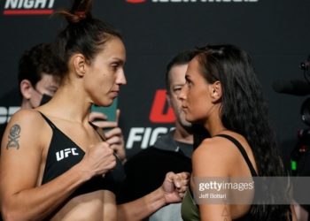 Антонина Шевченко менен атаандашы Кейси О’Нилл беттеш алдында таразага түштү (видео)