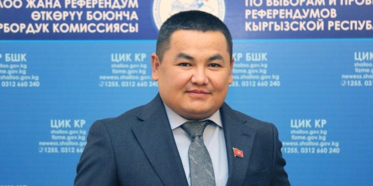 Жогорку Кеңешке Арсланбек Ражапбаев депутат болуп катталды
