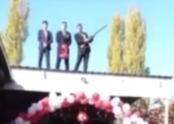 Милиция тойдо асманга ок чыгарган жигитти тапты. Окуя Ысык-Атада болгон