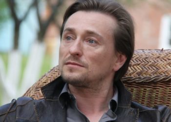 Орусиялык актёр Сергей Безруков коронавирус жуктуруп, ооруканага жаткырылды