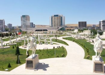 Анкара шаарында Жусуп Абдрахмановдун эстелигинин ачылыш аземи болуп өттү (сүрөт)