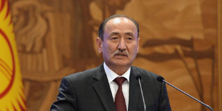 Министр: «Вакцинадан каза болгондорго керт башым менен жооп берем. Коркпой эле ала бериңиз»