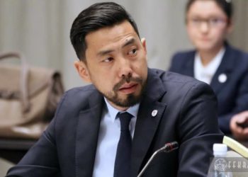 Атамбаевдин күйөө баласы Футбол союзунун президенттигине талапкерлигин көрсөттү