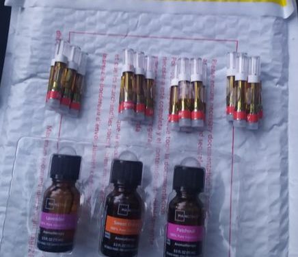 Электрондук тамеки үчүн гашиш майын Кыргызстанга алып кирүүгө аракет кылышкан