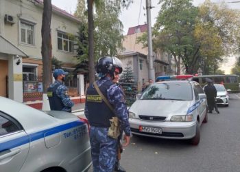 Бишкекте белгисиз адам элчиликке коюлган бомба тууралуу кабарлаган. Маалымат жалган болуп чыкты