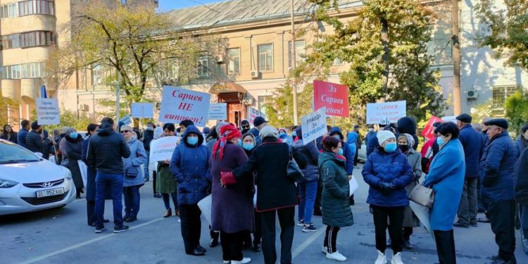 Темир Сариев сотко жеткирилген жок. Отурум кийинкиге жылдырылды