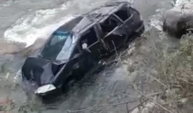 Чычкан суусуна унаа түшүп кетип, аял киши көз жумду (сүрөт)