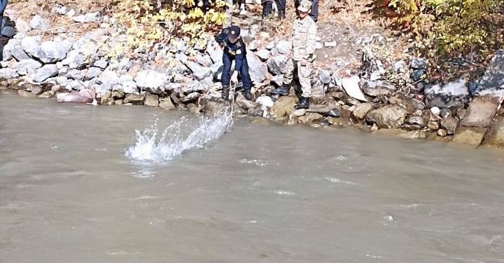 Бишкекте 5 күн мурун сууга агып кеткен эркек кишинин жансыз денеси изделип жатат