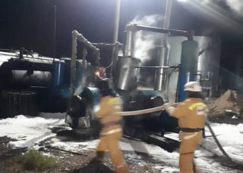 Түнү Балыкчы шаарындагы нефтебазада өрт чыкты (сүрөт)
