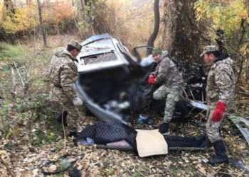 «Жолдон чыгып, бакты сүзгөн». Чүйдөгү жол кырсыктан 2 адам көз жумду (сүрөт)