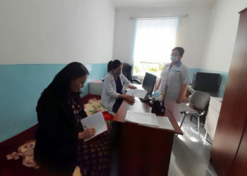 Акыйкатчы институту: «Жумгалдагы төрөт үйүндө дарыгерлер жетишсиз, аз маянага жаштардын иштегиси келбейт»