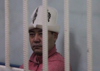 Садыр Жапаров Алмазбек Атамбаевди саясий туткун деп эсептеберин айтты