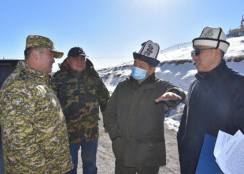 Министрлер кабинетинин төрагасы Акылбек Жапаров «Торугарт» көзөмөл-өткөрүү пунктуна барды