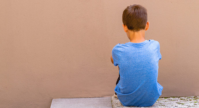 Бишкектин тургуну 14 жаштагы кошунасын 5 жаштагы уулуна ыплас аракет кылган деп айыптады